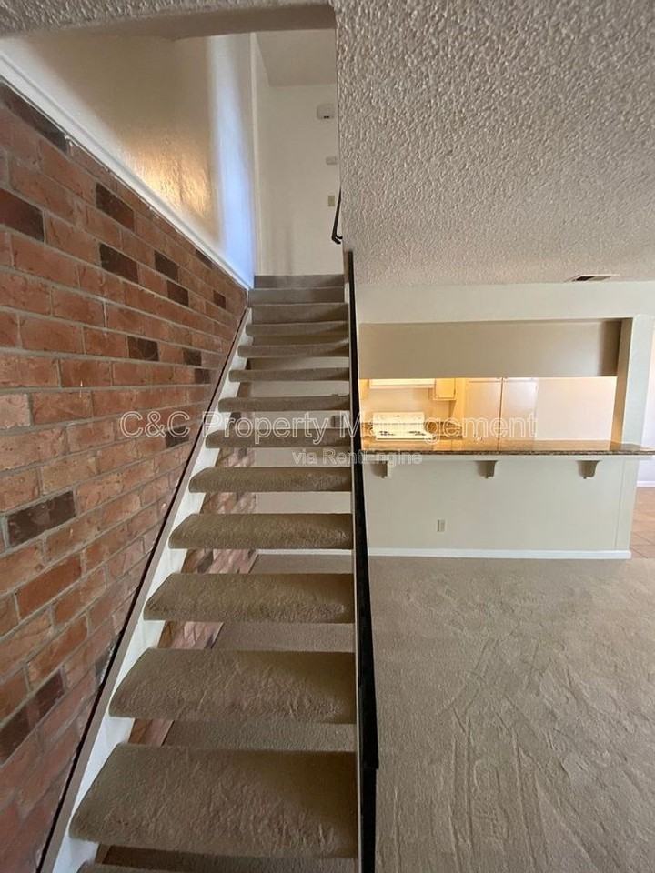 1864 Roca Ct - Photo 6 of 11