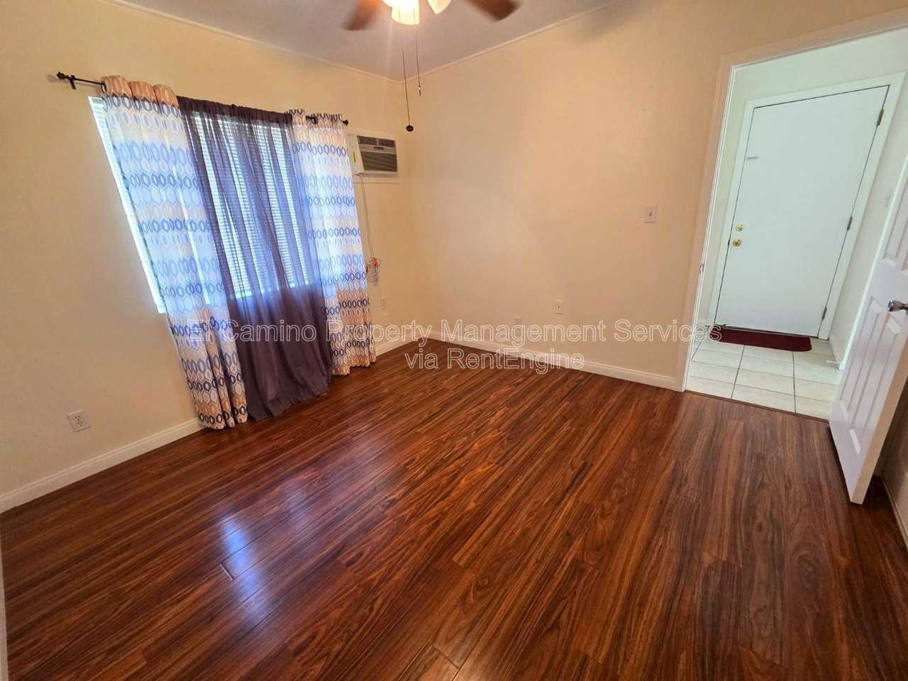 8446 California Ave #B - Photo 5 of 24
