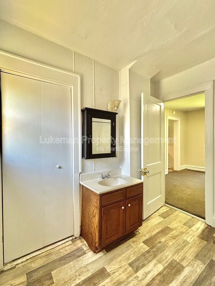 1011 N Church St #A - Photo 6 of 8