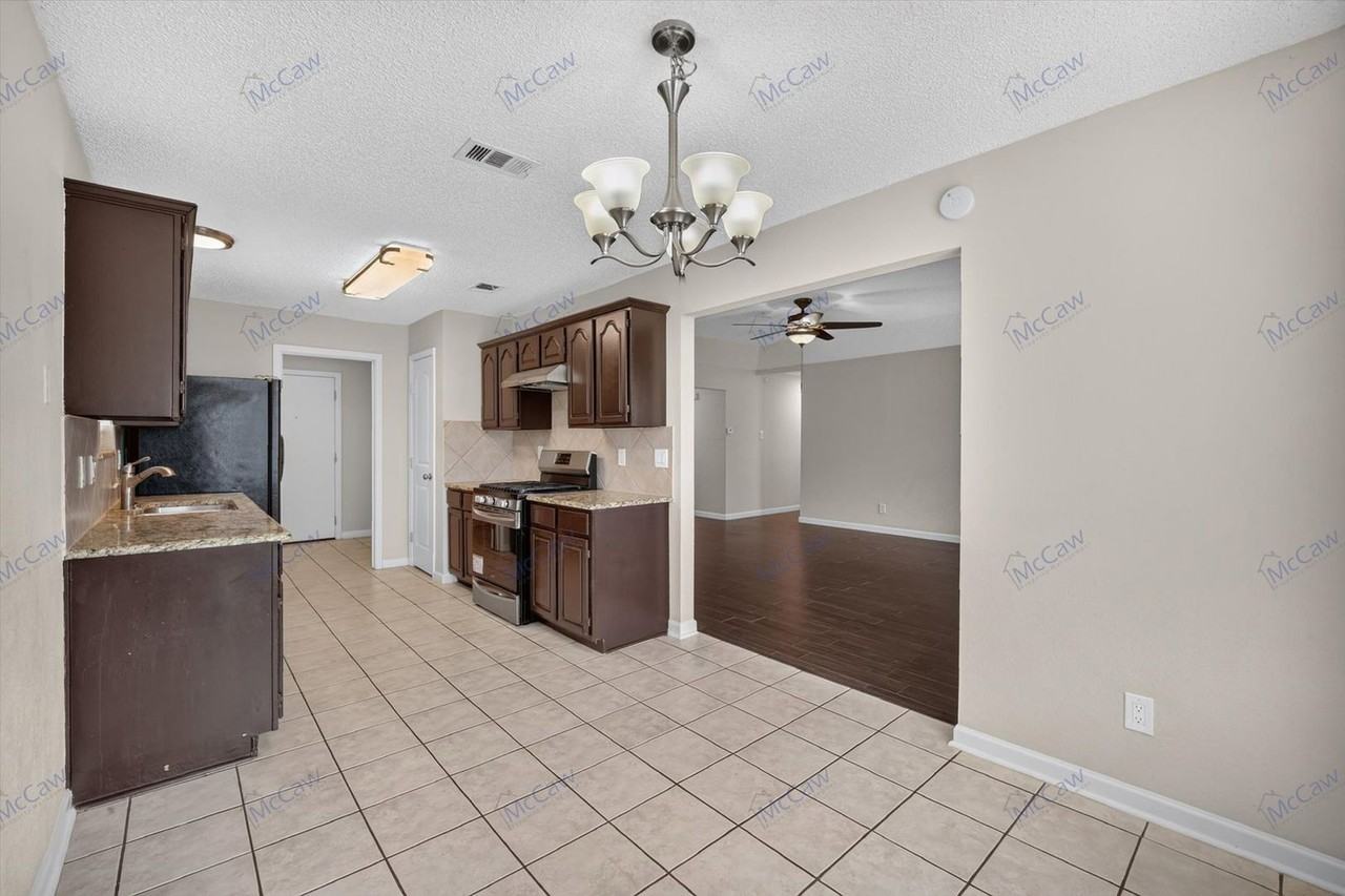 2607 Parkview Dr - Photo 4 of 17
