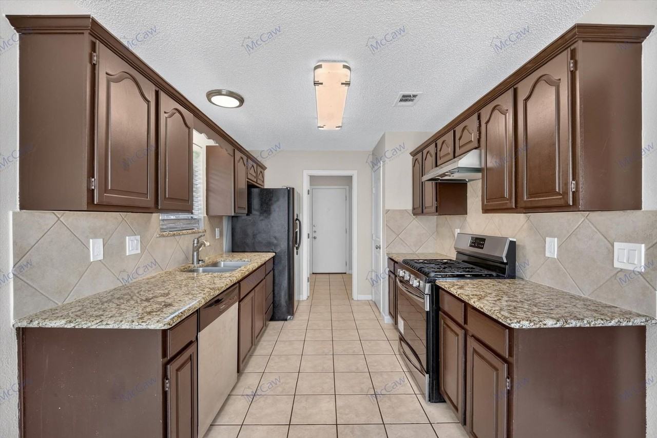 2607 Parkview Dr - Photo 5 of 17