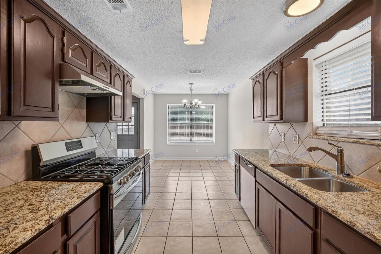 2607 Parkview Dr - Photo 6 of 17