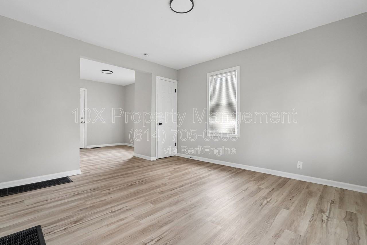 782 Whitethorne Ave - Photo 5 of 20