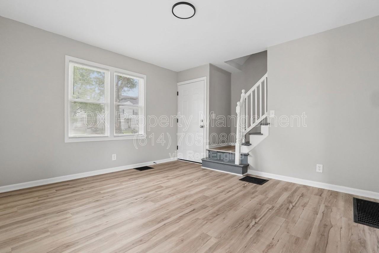 782 Whitethorne Ave - Photo 6 of 20