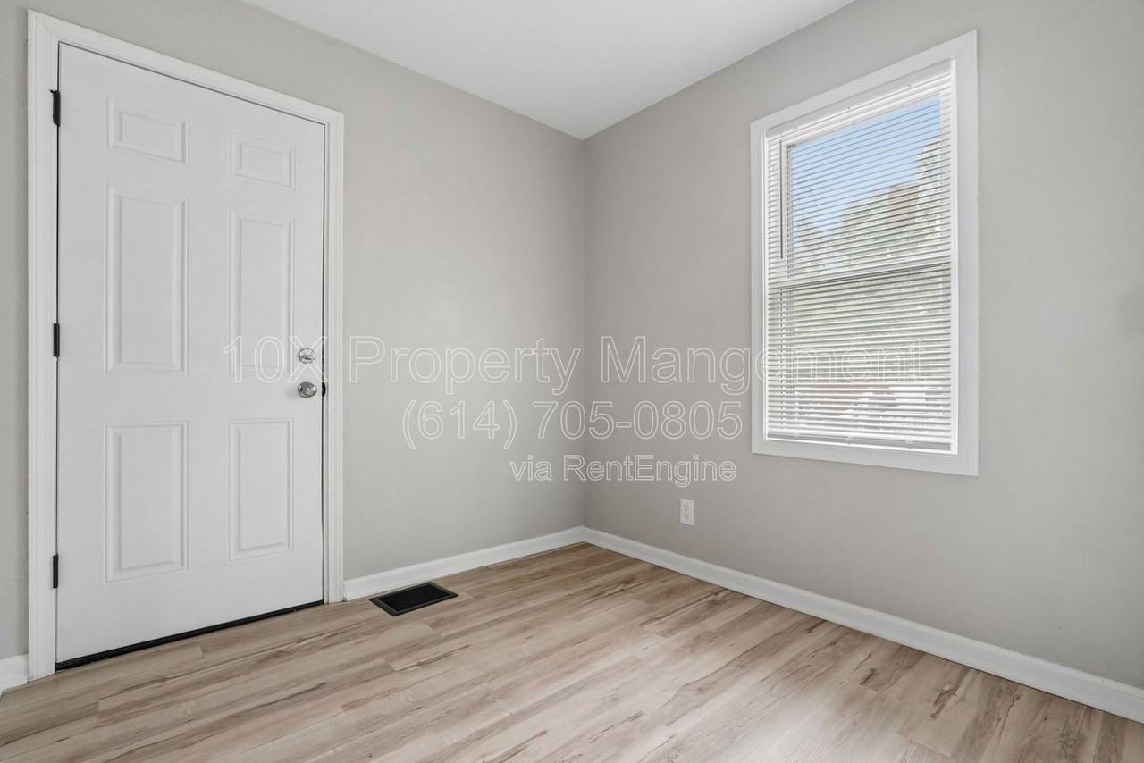 782 Whitethorne Ave - Photo 7 of 20