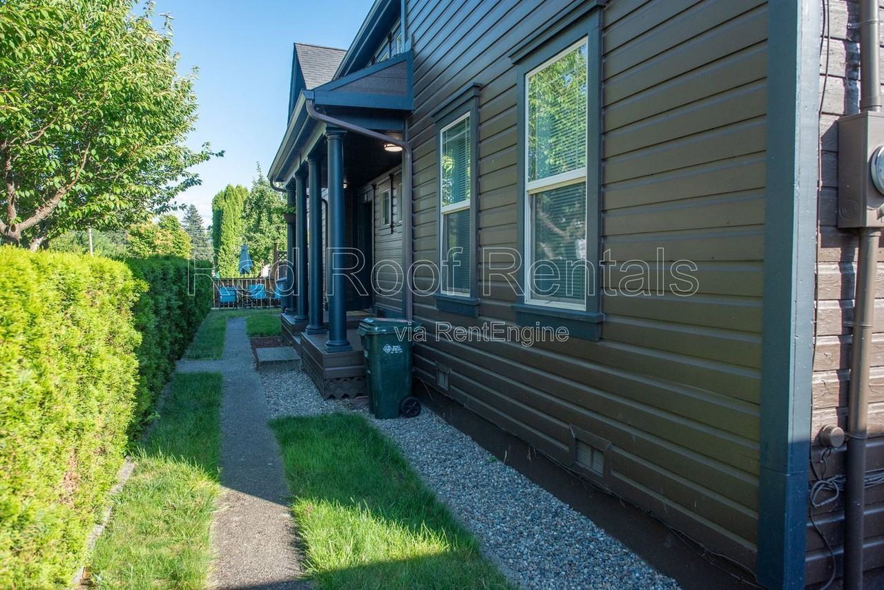 211 Varner Ave Ne #2 - Photo 7 of 29