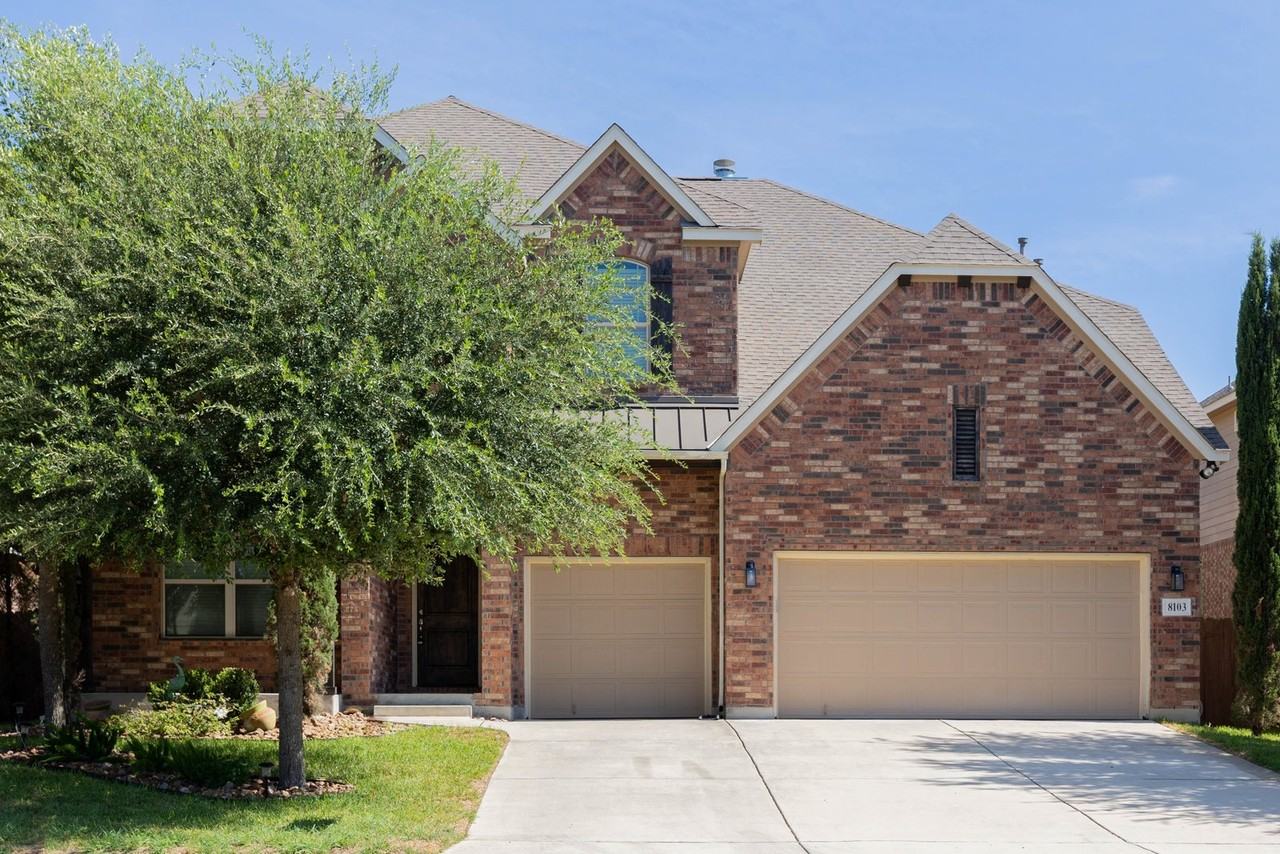 8103 Mystic Chase - Photo 2 of 39