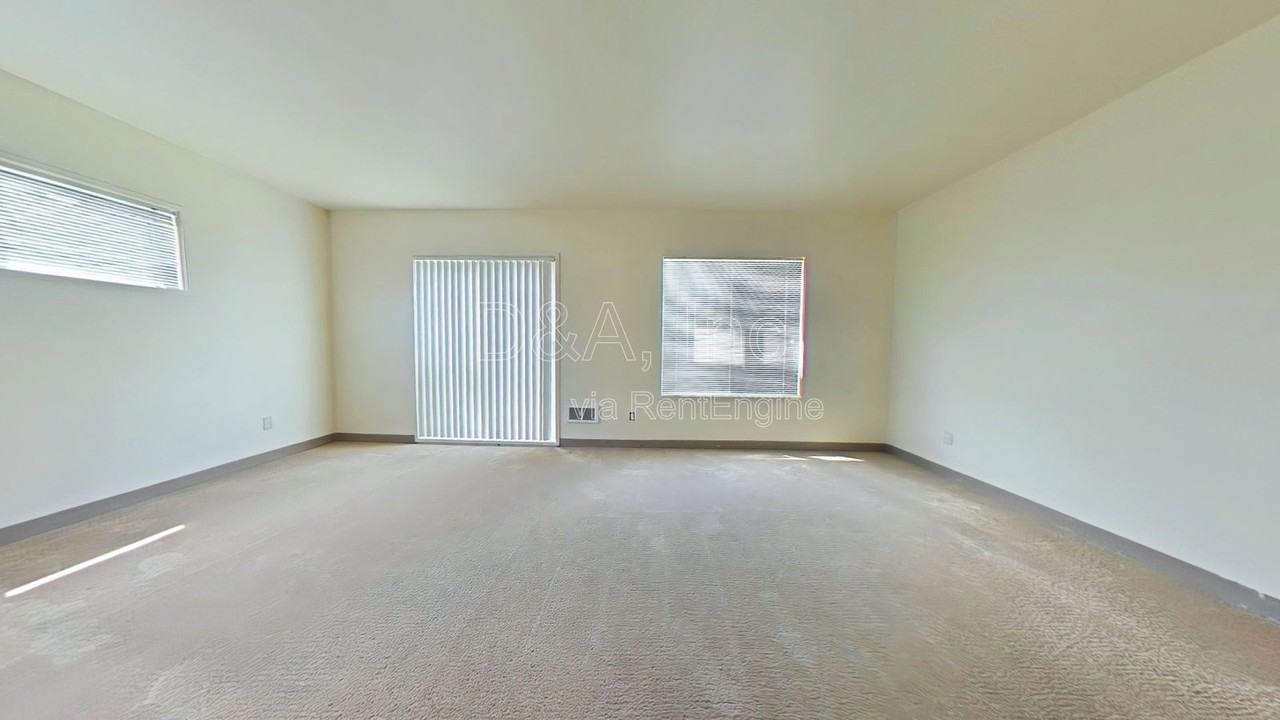 321 Nw 12th St #B - Photo 3 of 14