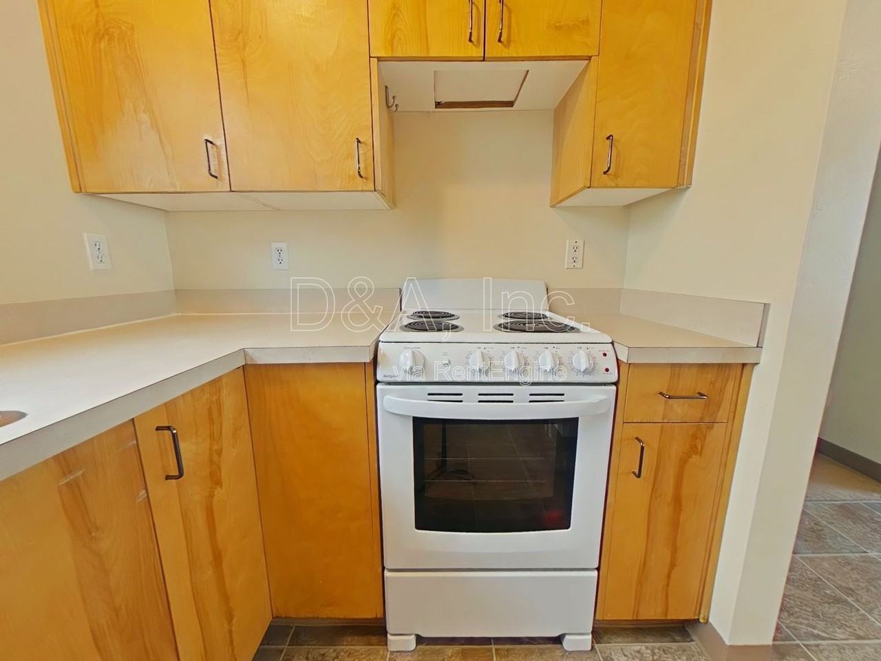 321 Nw 12th St #B - Photo 5 of 14