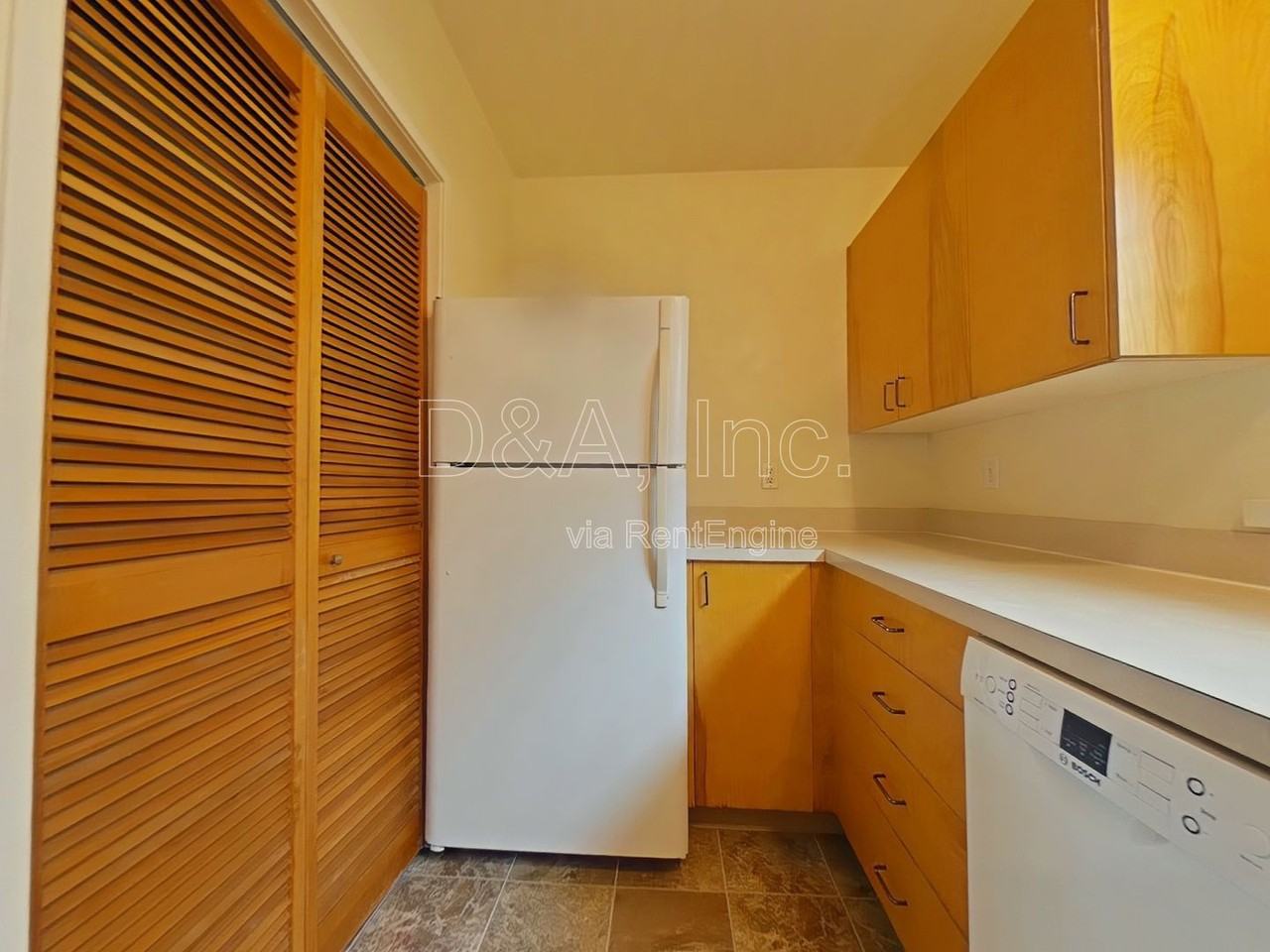 321 Nw 12th St #B - Photo 7 of 14