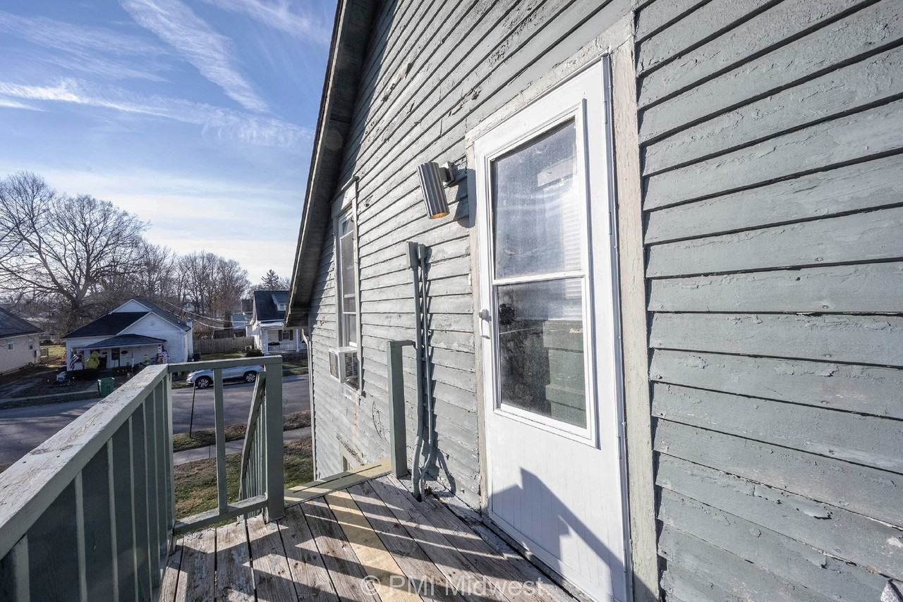 156 W Main St Apt C - Photo 6 of 28