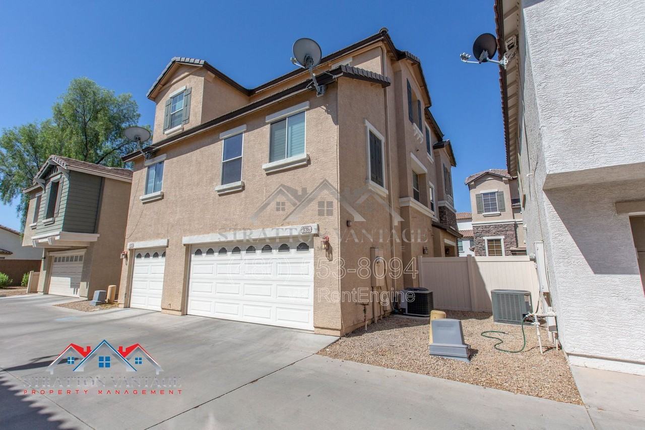 935 W Wendy Way - Photo 3 of 35