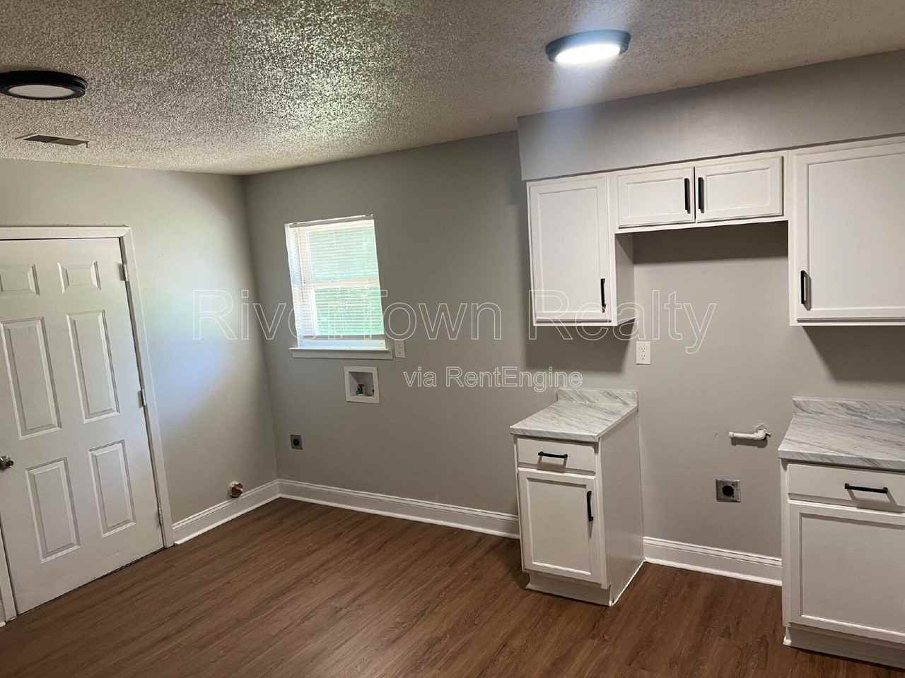 1059 Eyers Rd - Photo 4 of 12