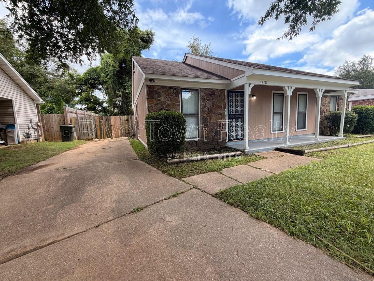4778 Daphne Rd - Photo 2 of 17