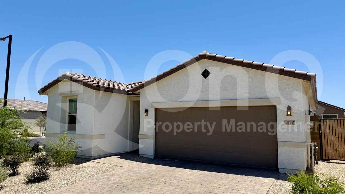 15711 W Monroe St - Photo 3 of 34