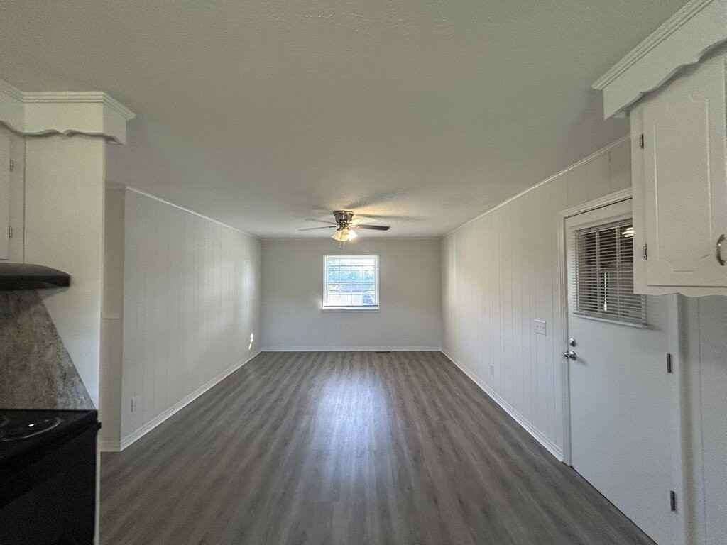660 Fairground St - Photo 4 of 25