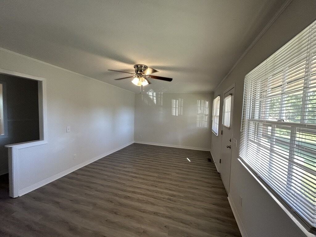 660 Fairground St - Photo 7 of 25