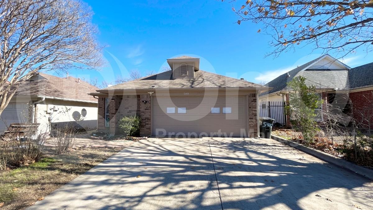 5400 Village Green Dr - Photo 3 of 29