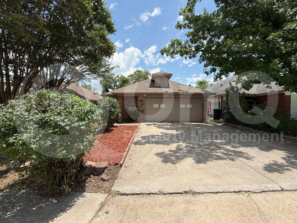 5400 Village Green Dr - Photo 6 of 29