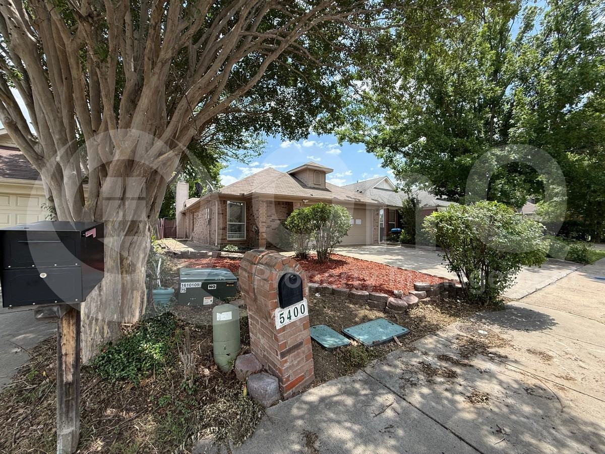 5400 Village Green Dr - Photo 7 of 29