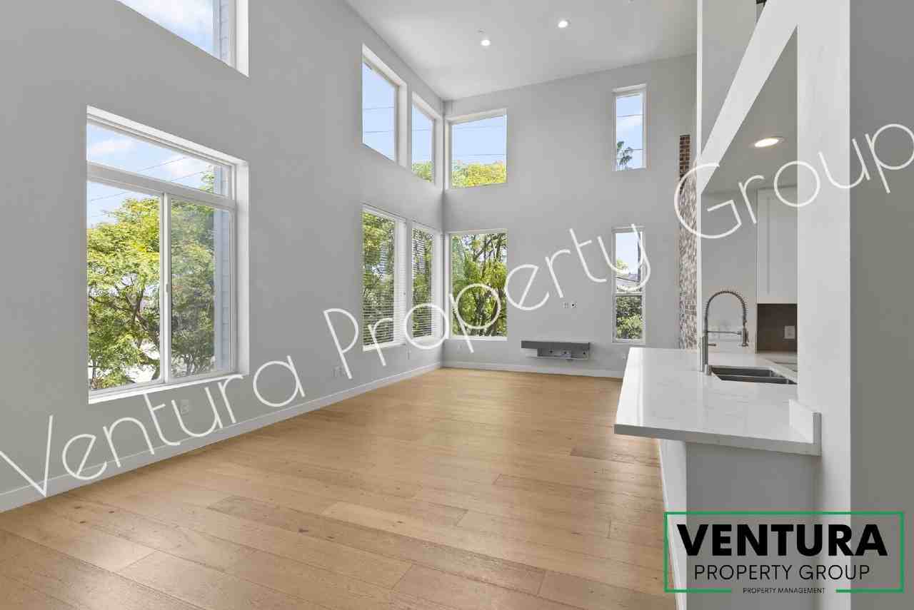 1901 S Victoria Ave - Photo 7 of 33