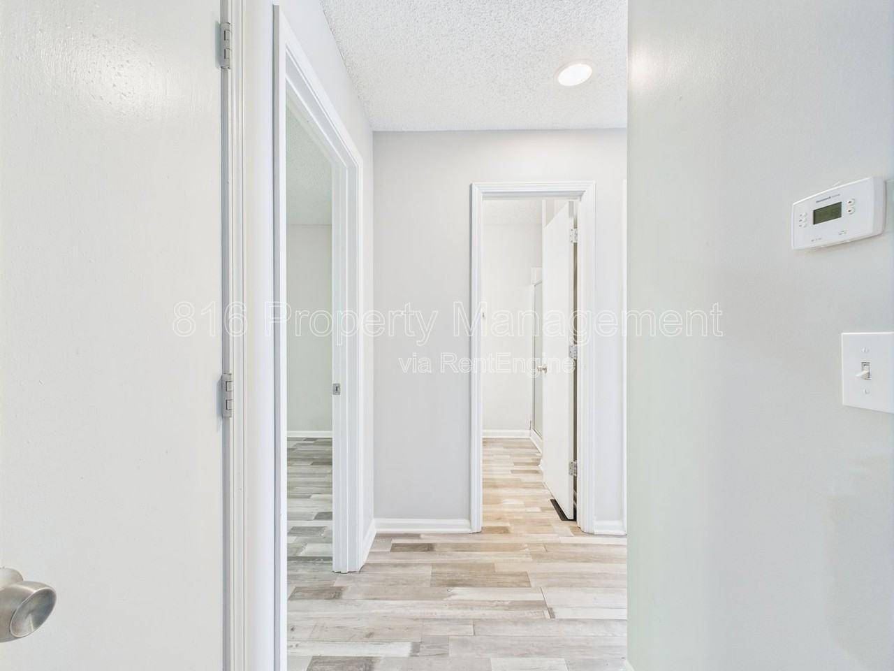 7941 Nw 79th Pl - Photo 6 of 27