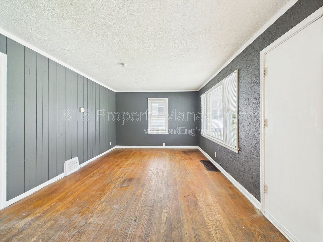 3354 Jackson Ave - Photo 2 of 29
