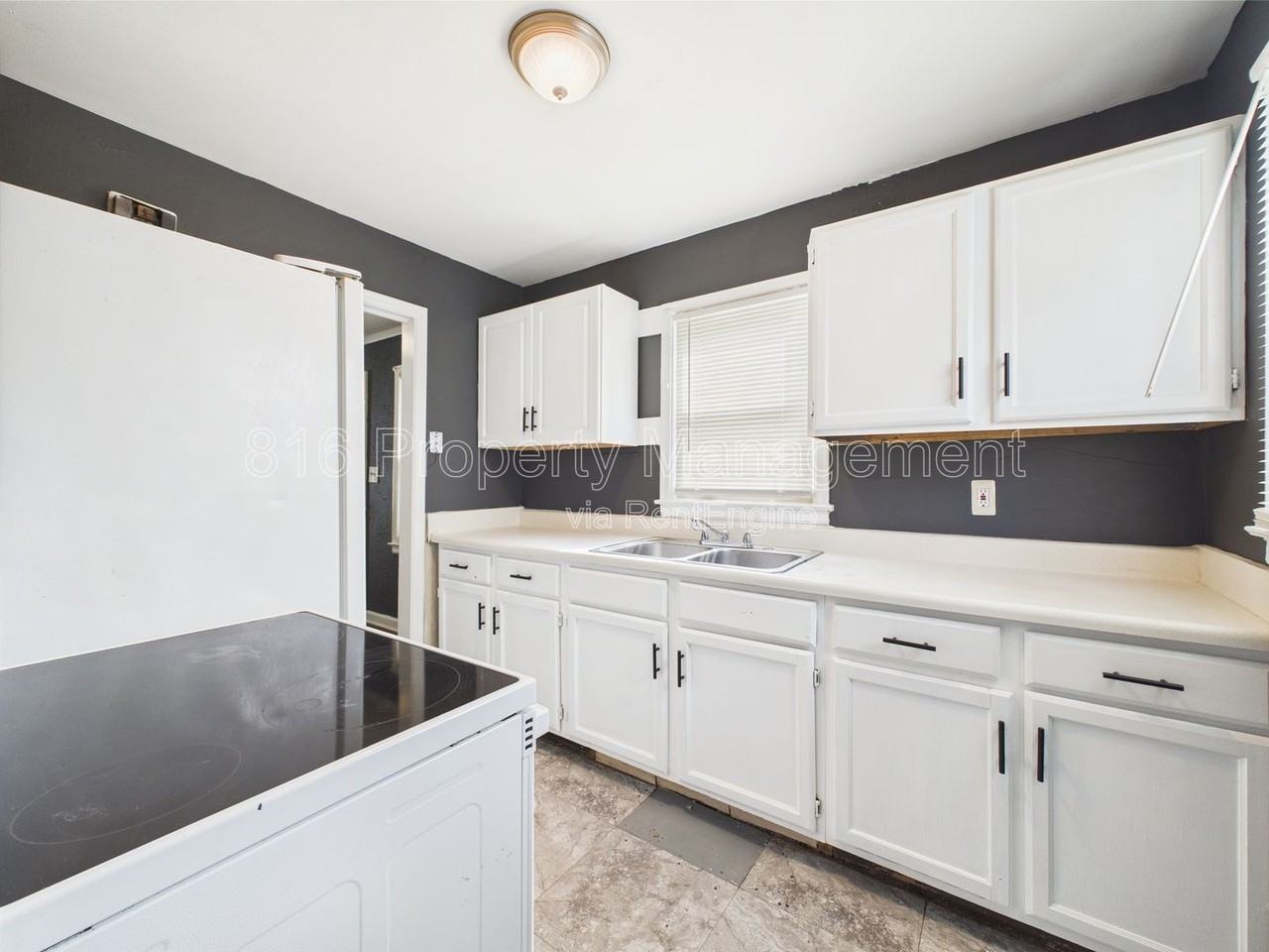 3354 Jackson Ave - Photo 5 of 29
