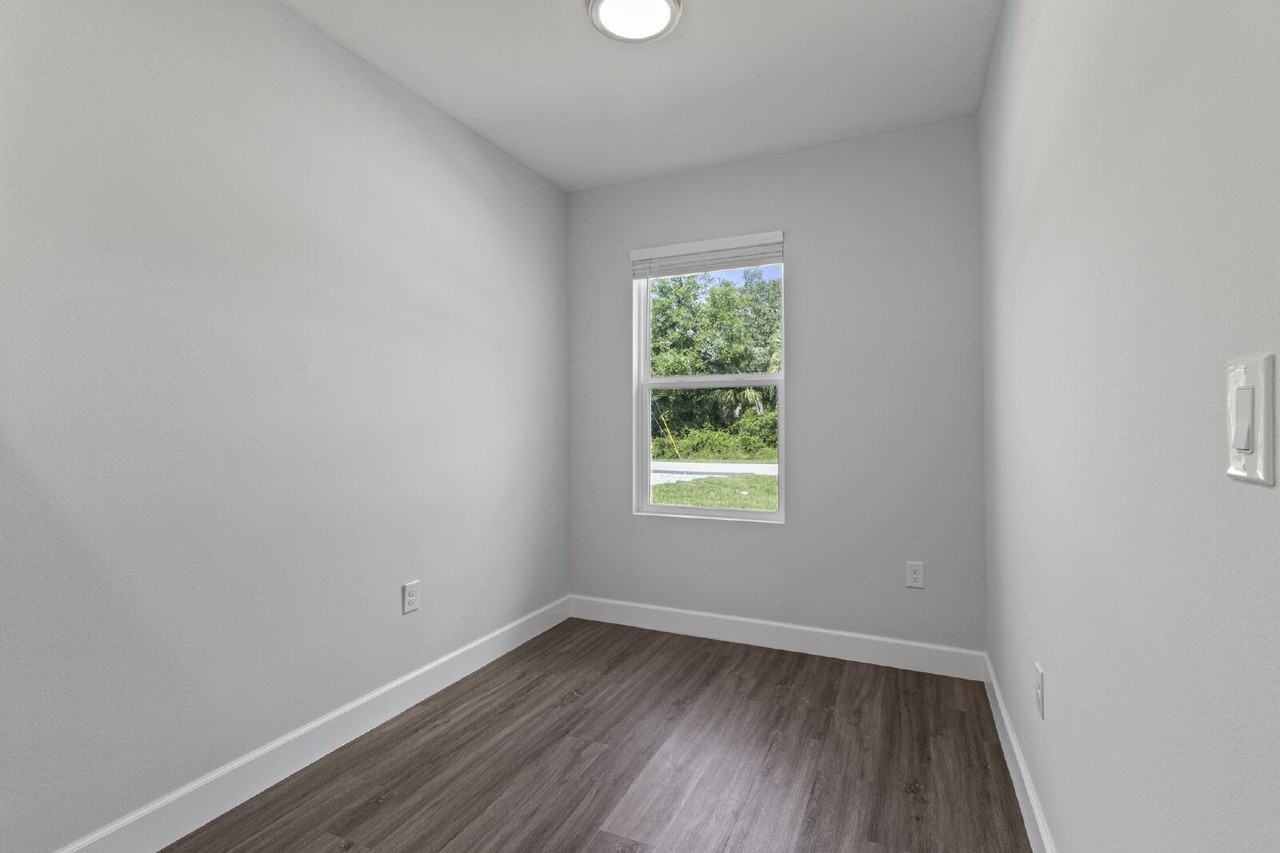 2224 Hilton St - Photo 7 of 24