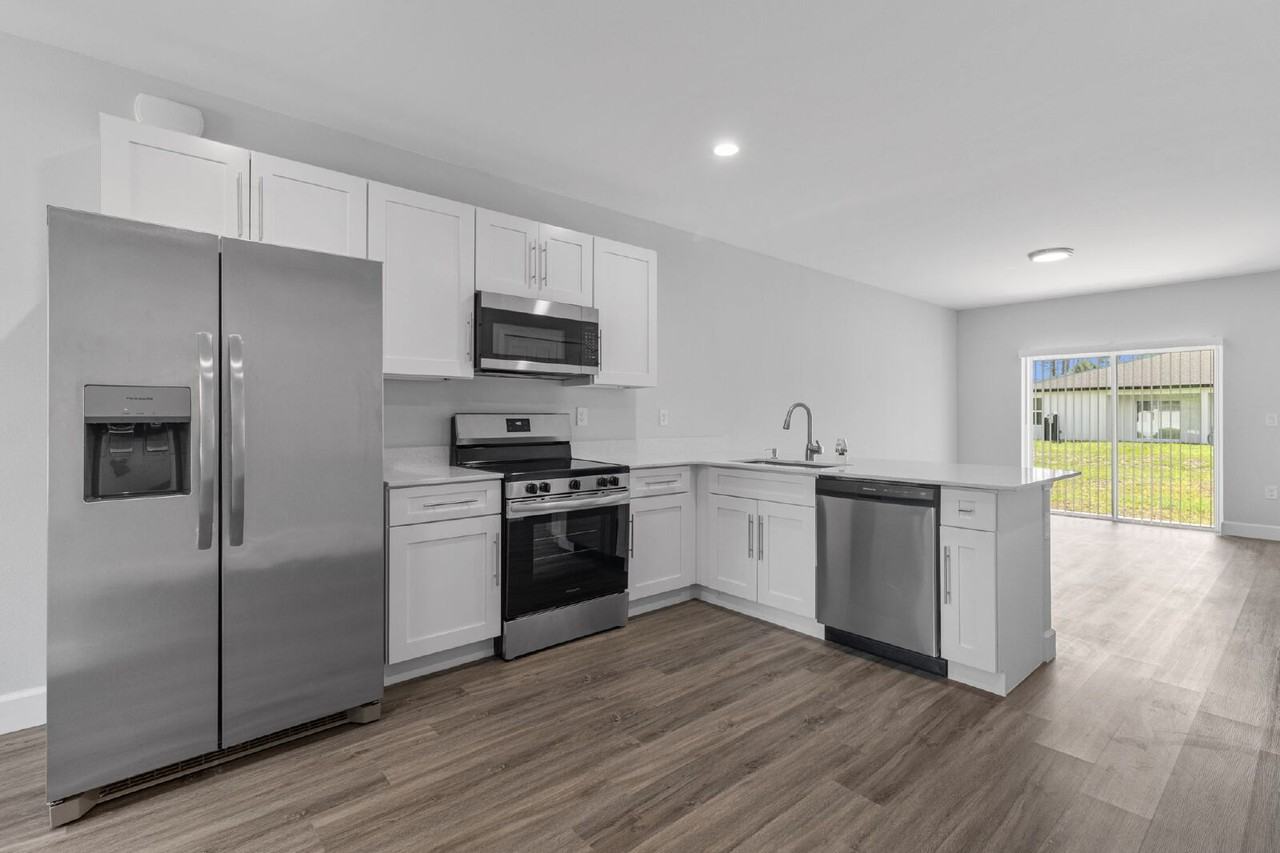 2226 Hilton St - Photo 3 of 25