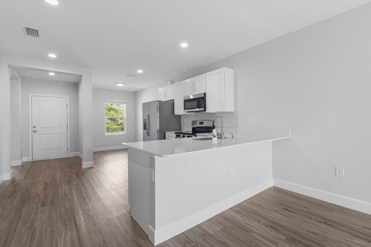 2226 Hilton St - Photo 6 of 25