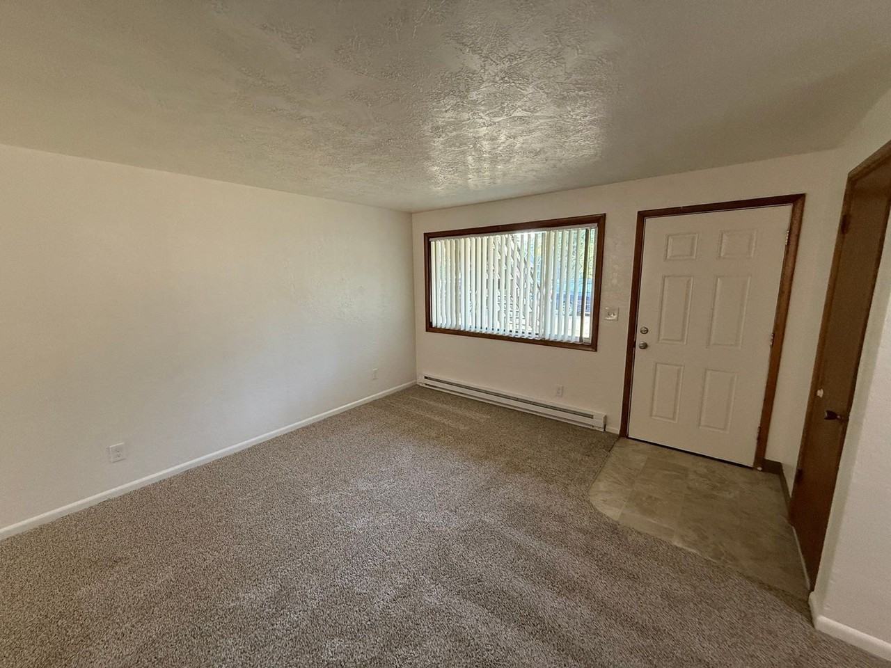 2042 Myrtle Ave Ne - Photo 2 of 19