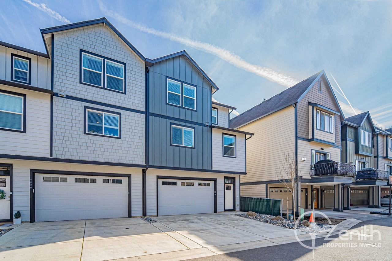 14425 Ne 22nd Ave - Photo 2 of 34