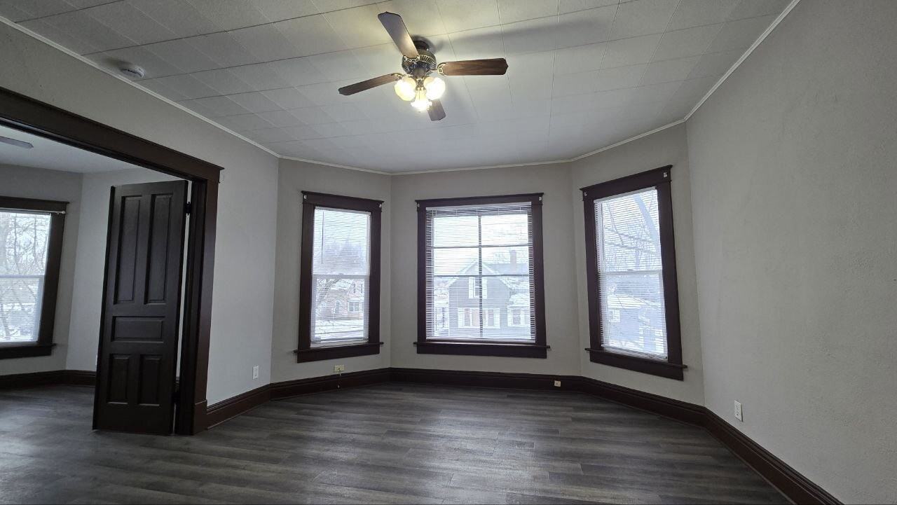 202 E Barker Ave #1 - Photo 3 of 16