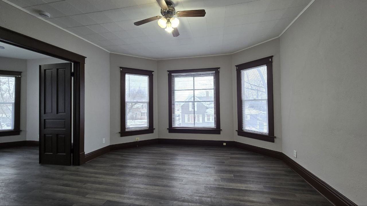 202 E Barker Ave #1 - Photo 4 of 16