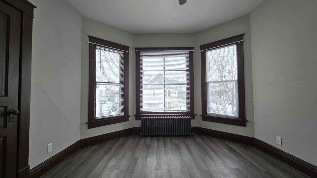 202 E Barker Ave #1 - Photo 5 of 16