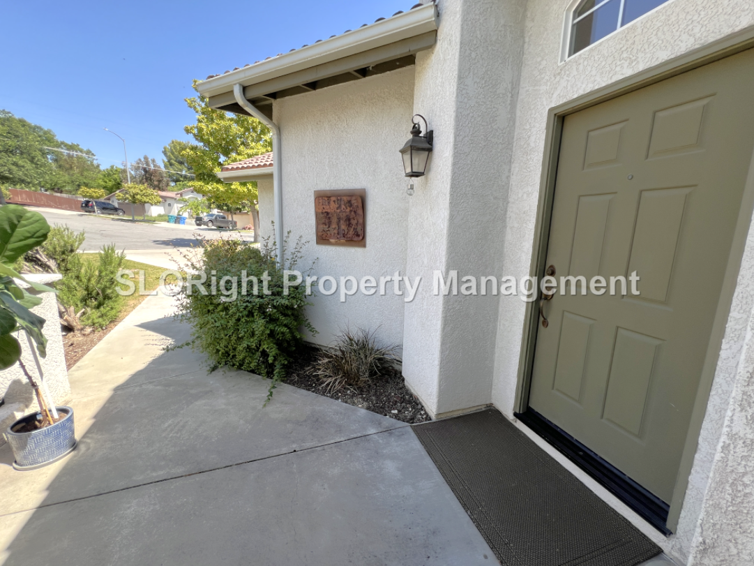 1527 Via Briza Ct - Photo 3 of 22