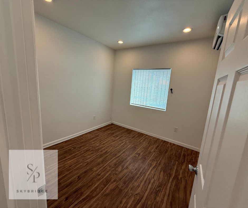9718 Paramount Blvd Unit A - Photo 5 of 22