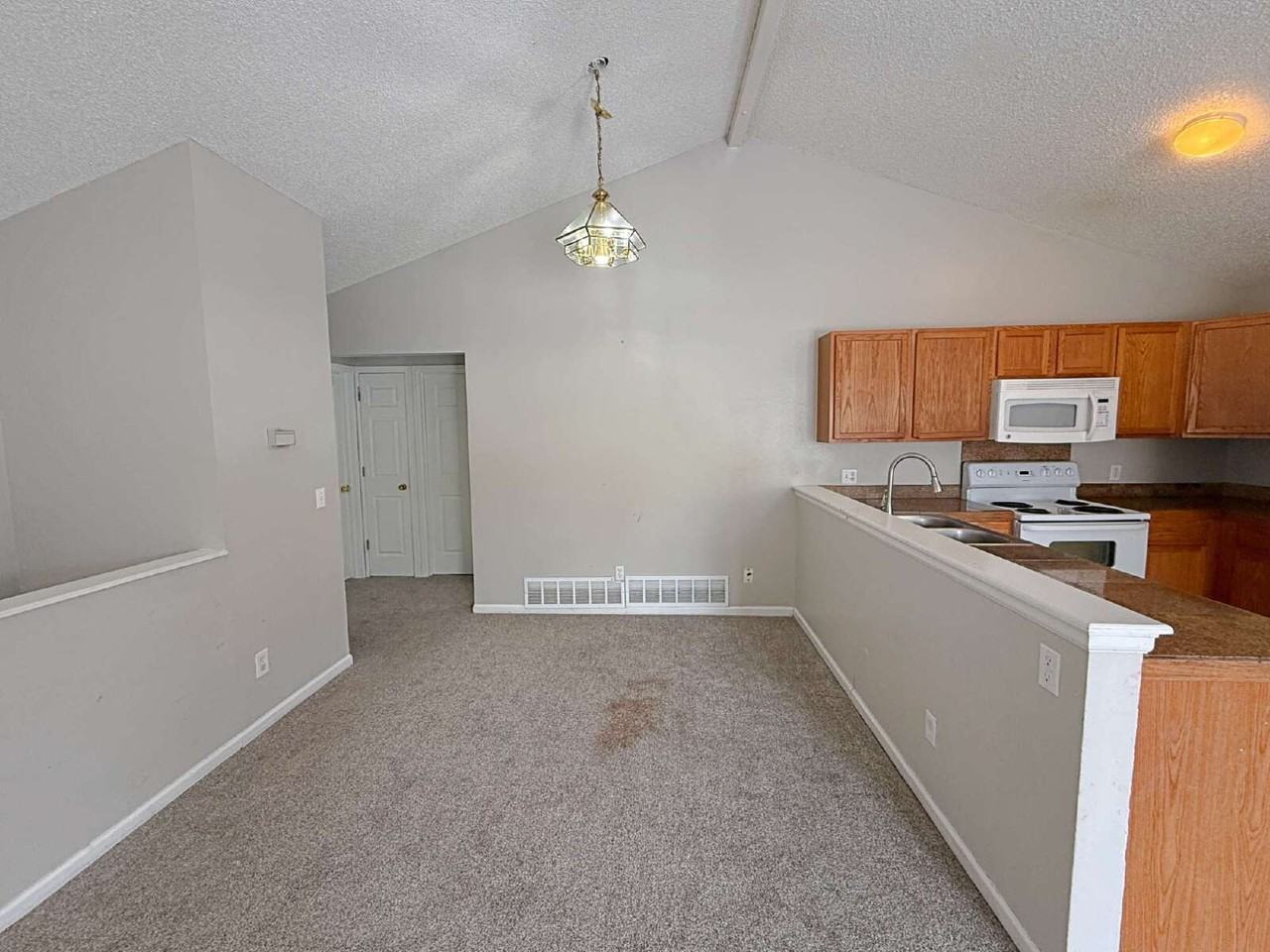 1680 S Espana Way - Photo 5 of 13