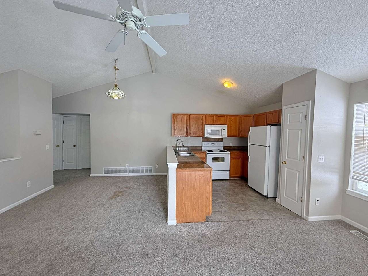 1680 S Espana Way - Photo 6 of 13