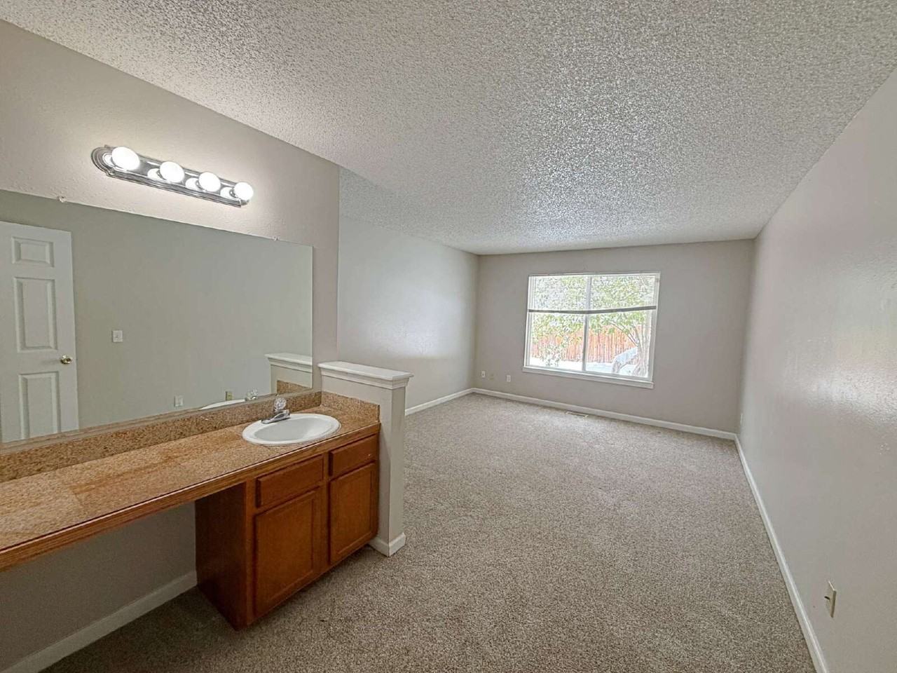 1680 S Espana Way - Photo 7 of 13