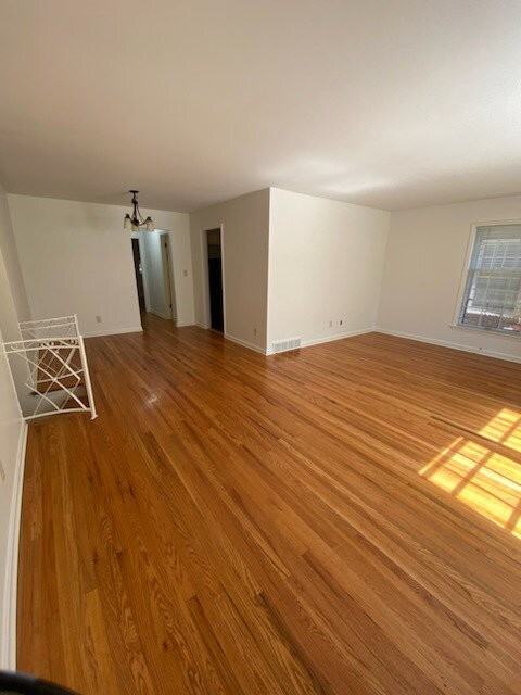 1423 Everett Ave Apt 1 - Photo 3 of 17