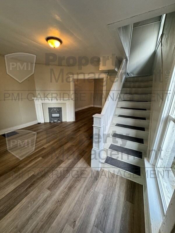 212 Grove St - Photo 4 of 7