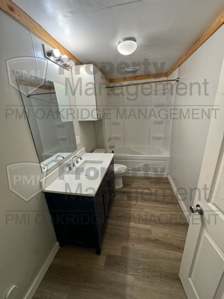 212 Grove St - Photo 6 of 7