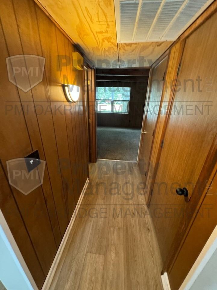 1533 Spruce Ave - Photo 3 of 10