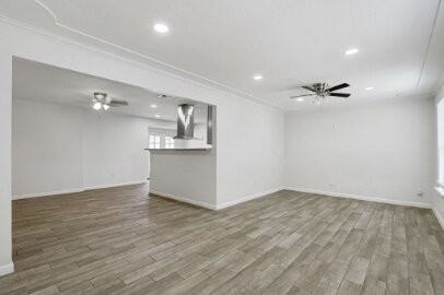 10401 Centaur Dr - Photo 2 of 33
