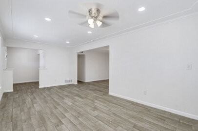 10401 Centaur Dr - Photo 3 of 33