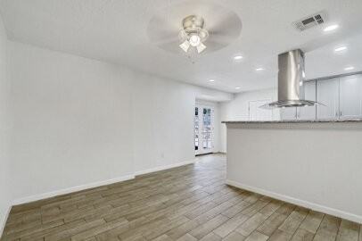 10401 Centaur Dr - Photo 5 of 33
