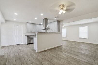 10401 Centaur Dr - Photo 6 of 33