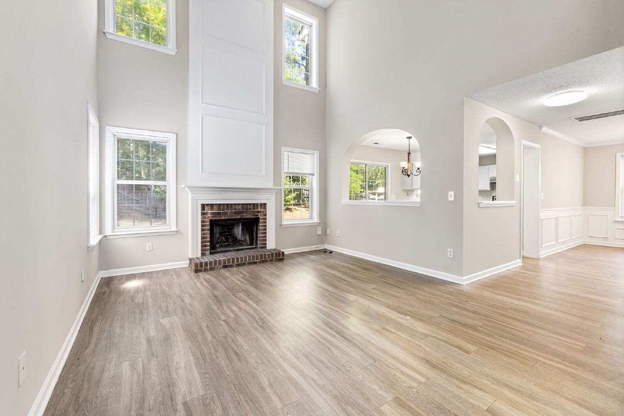 16 Woodward Ln - Photo 2 of 25